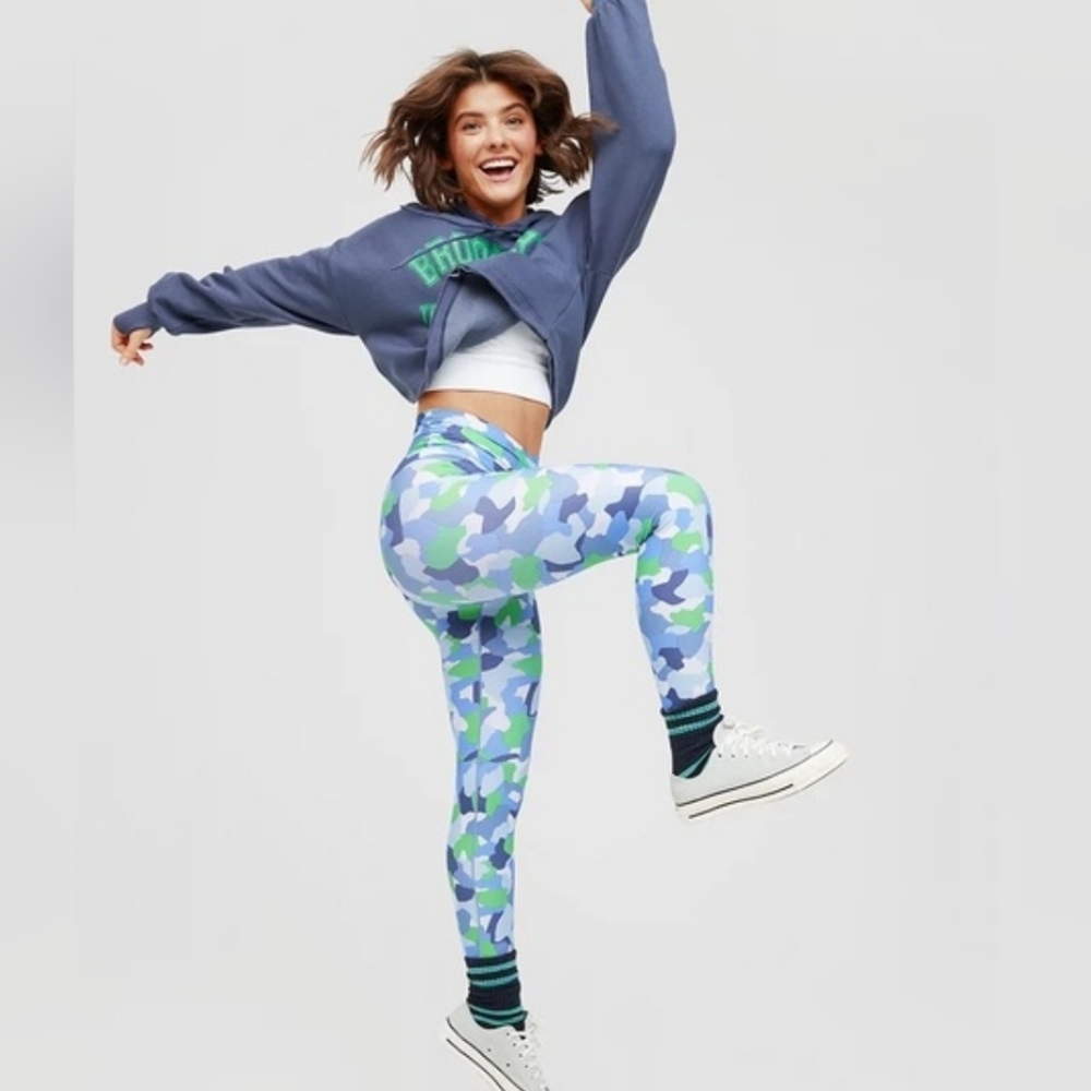 NWT OFFLINE By Aerie Camo High Waisted Crossover Leggings Sz S w/matching Bra